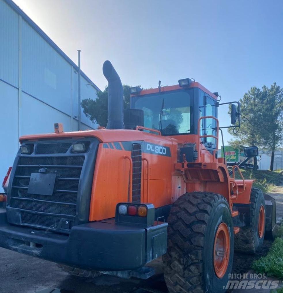 Doosan DL 300 Wheel Loaders