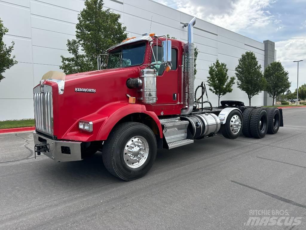 Kenworth T 800 Conventional Trucks / Tractor Trucks