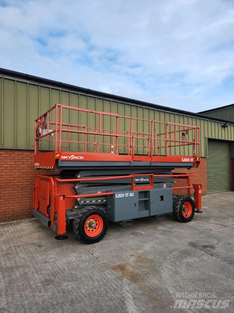 SkyJack SJ 9241 RT Scissor Lifts