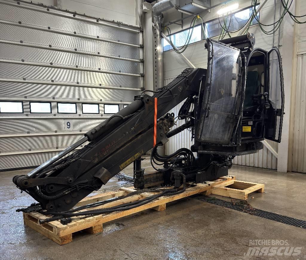 Loglift 118 S T Timber Cranes