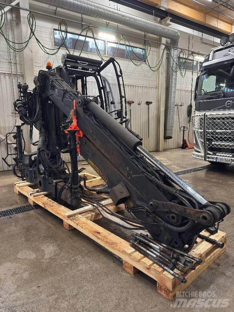Loglift 118 S T Timber Cranes