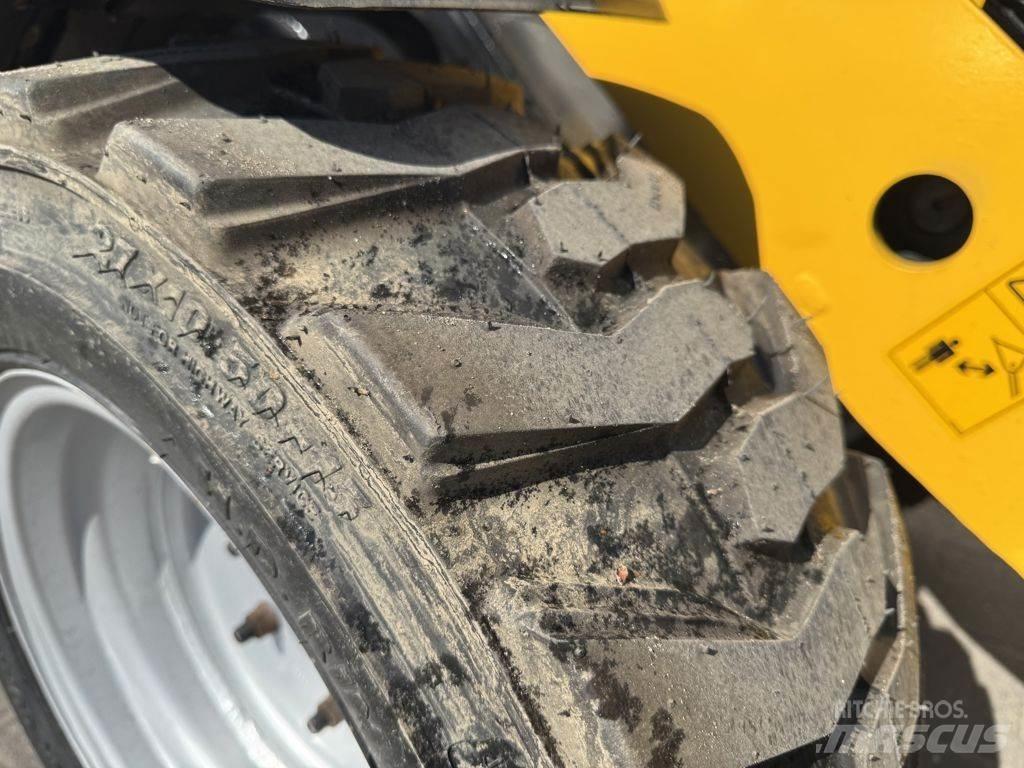 Gehl AL230 Wheel Loaders