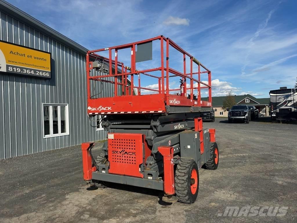 SkyJack SJ 8841 RT Scissor Lifts
