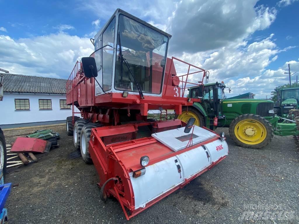 FMC 979 AT Pea harvesters