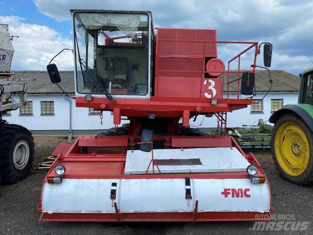 FMC 979 AT Pea harvesters