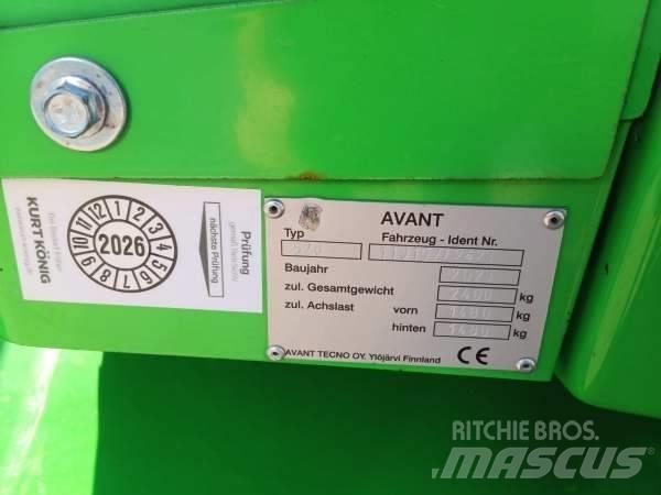 Avant 528 Skid Steer Loaders
