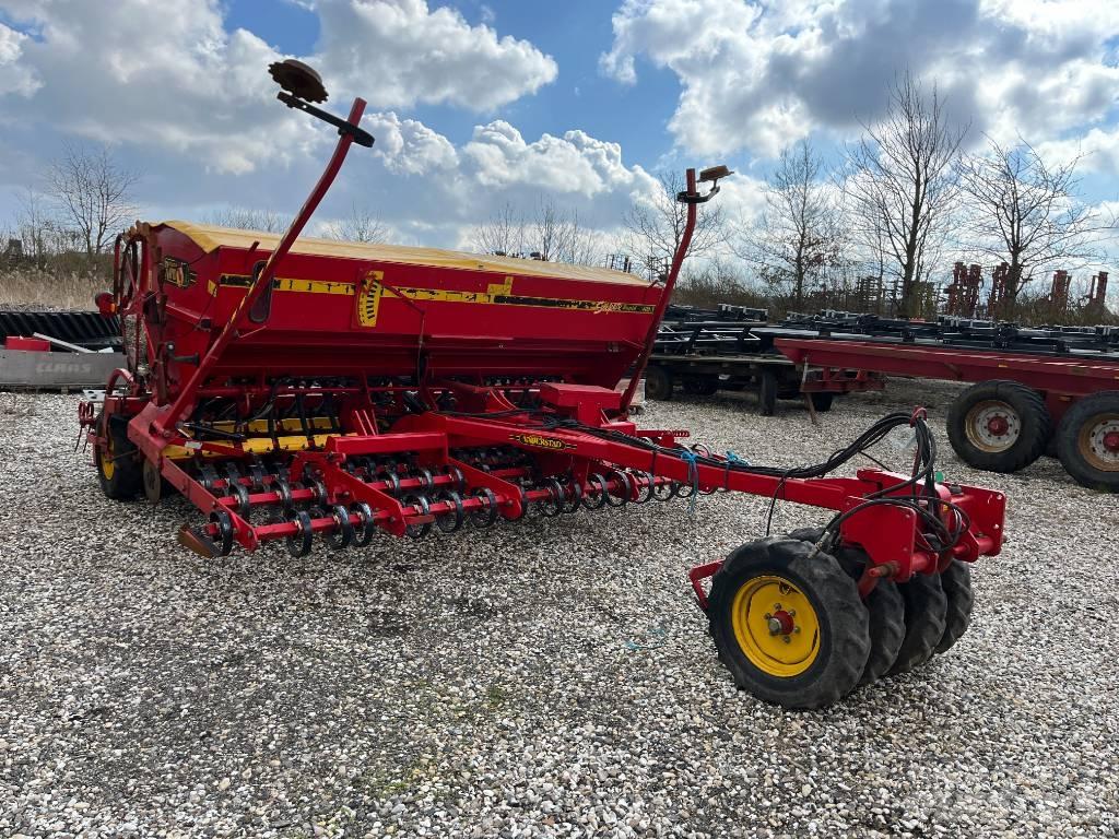 Väderstad Rapid Farm Drills