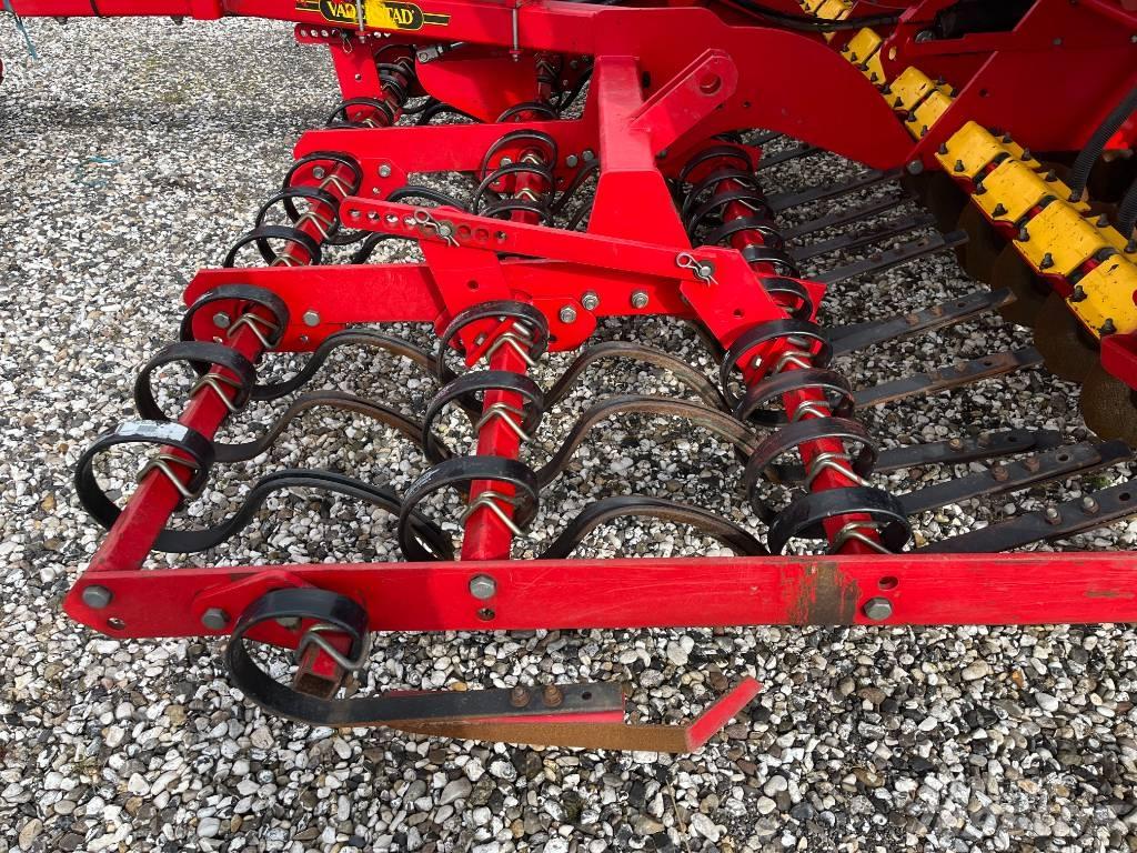 Väderstad Rapid Farm Drills