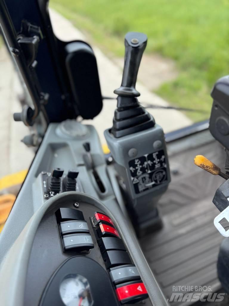 Volvo BL 71, JOYSTICK Backhoe Loaders