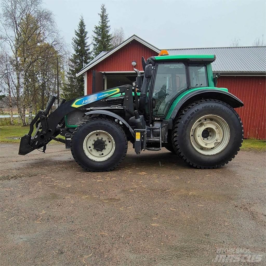 Valtra T182 Versu Tractors