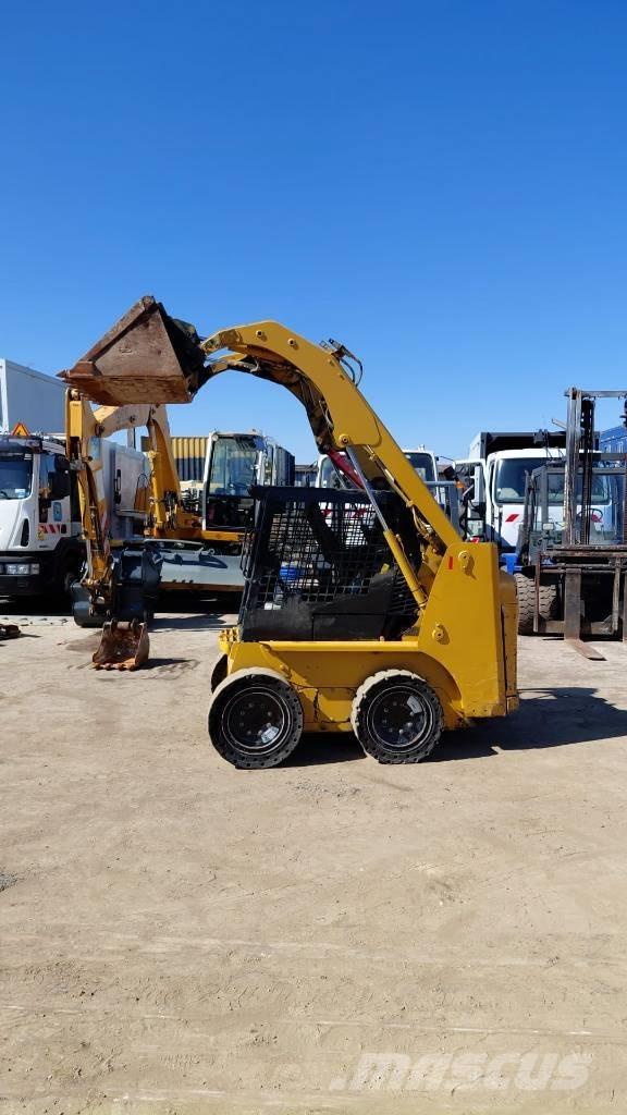 CAT 216 B Mini Loader
