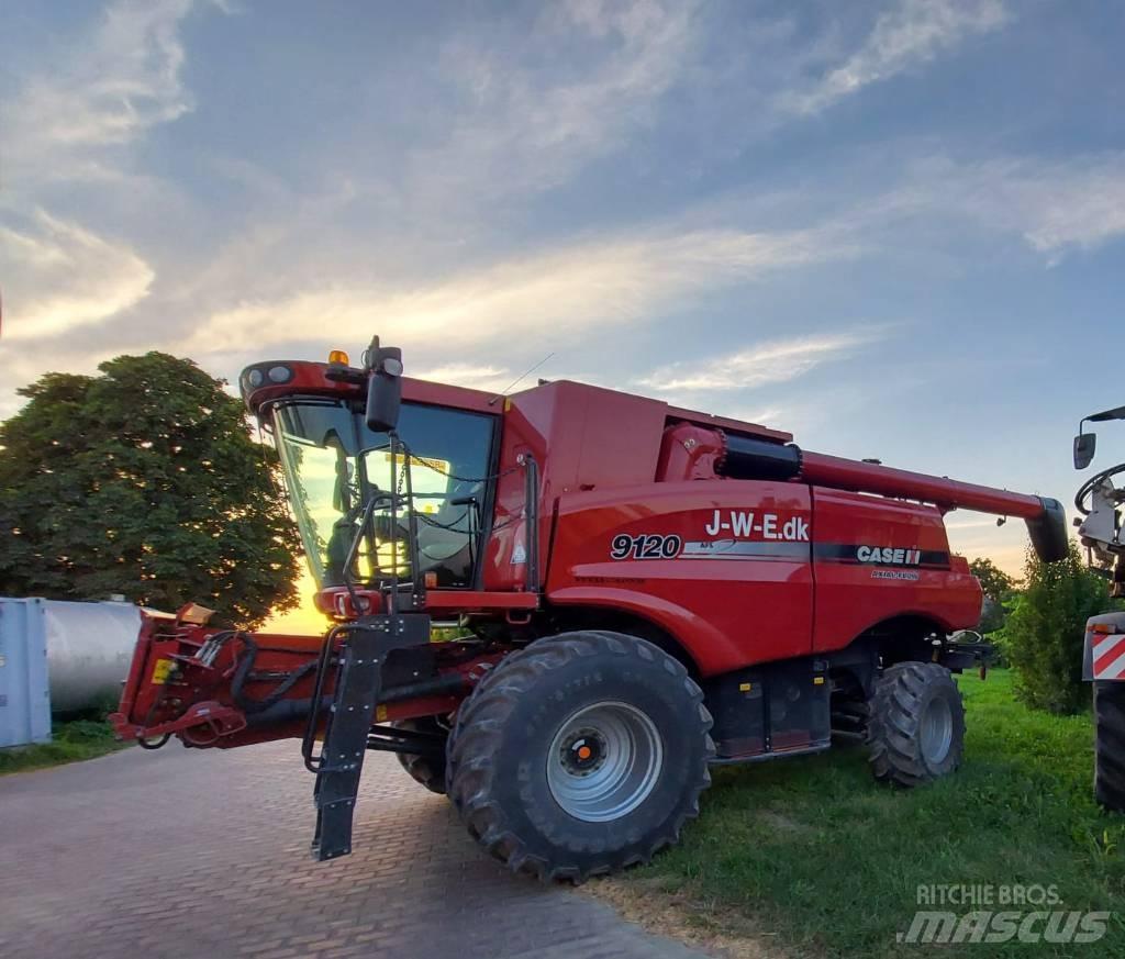 CASE 9120 Combine Harvesters
