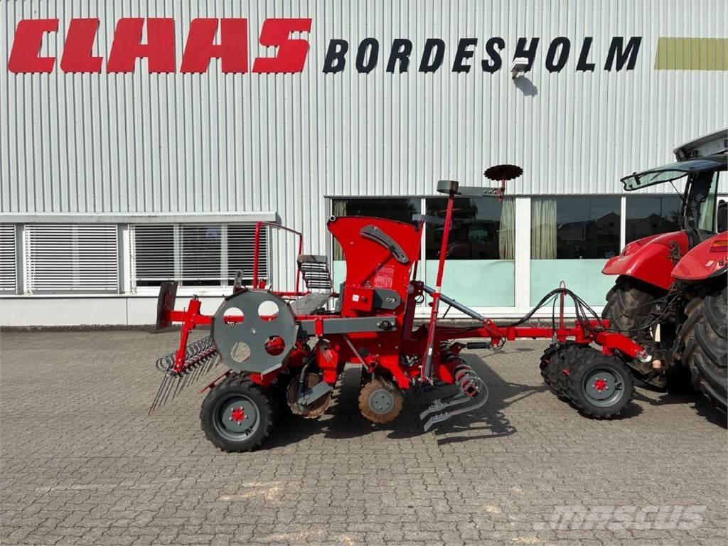 Unia Amber 900/3 Farm Drills