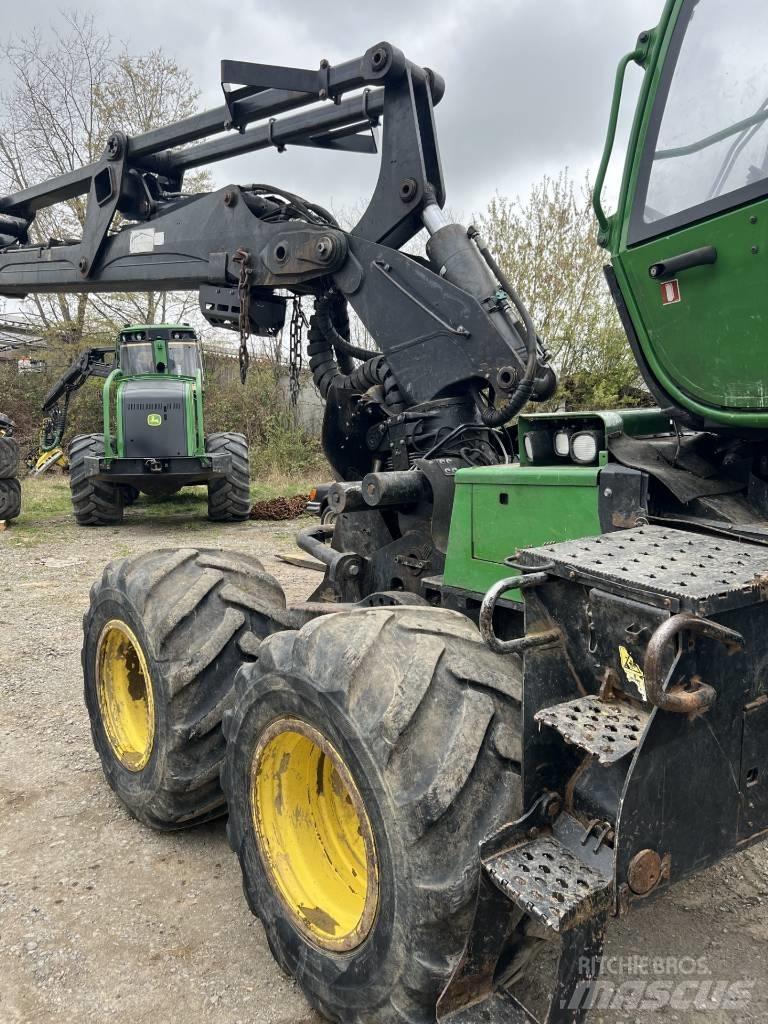 John Deere 1170 E Harvesters