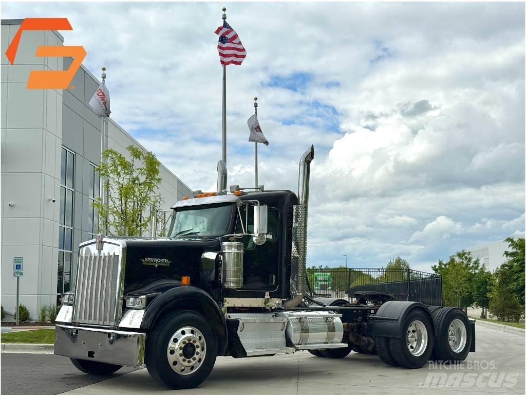 Kenworth W900 Conventional Trucks / Tractor Trucks