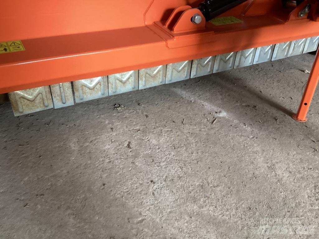 Tarmo PM 220 Pasture Mowers And Toppers
