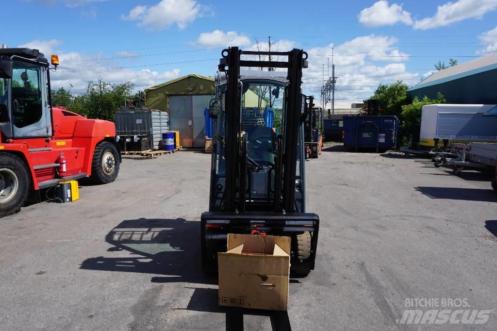 Toyota 8FBE16T Electric Forklifts