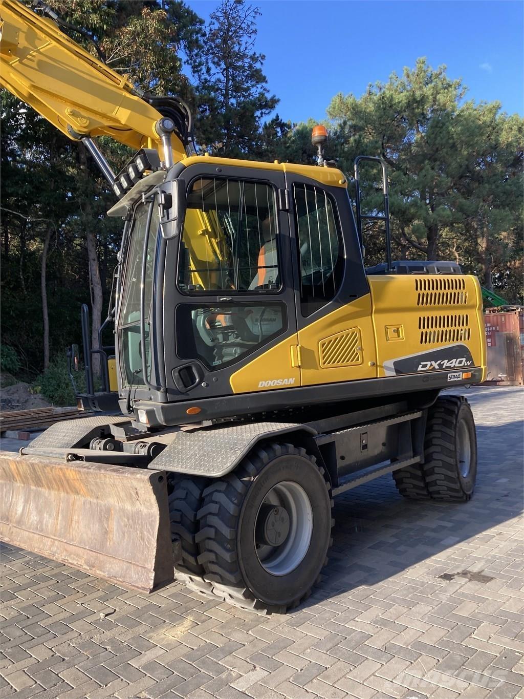 Doosan DX140W-5 Wheeled Excavators