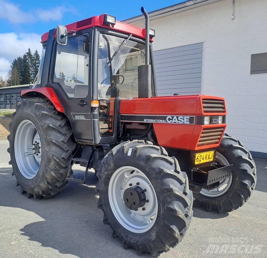 Case IH 685 XL Tractors