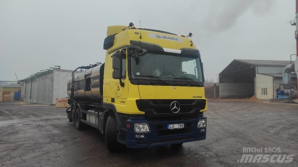  MADROG SMB 8000 Asphalt and Tar Sprayers and Sealers