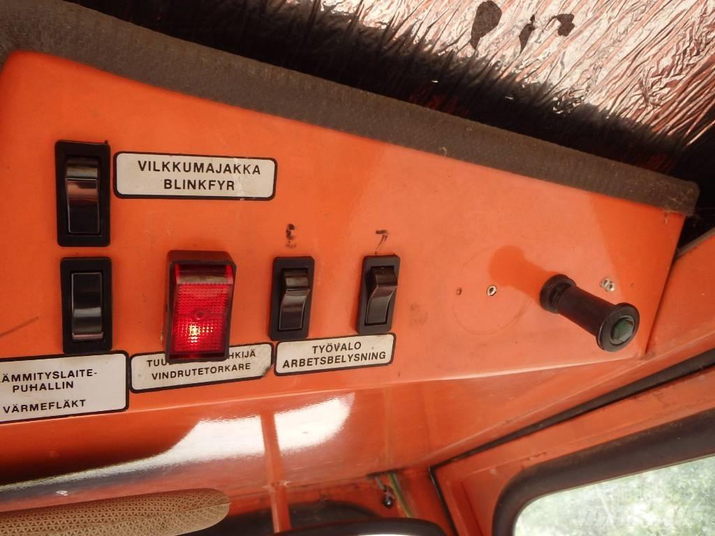 Kubota L 245 DT Compact tractors