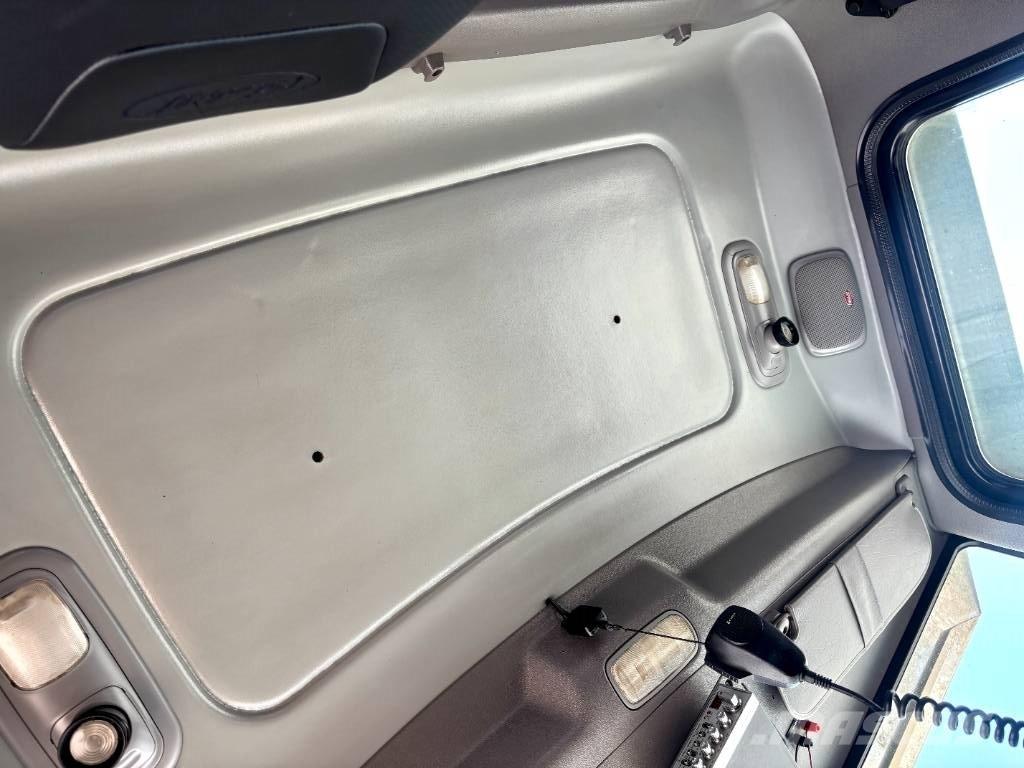 Peterbilt 367 Conventional Trucks / Tractor Trucks