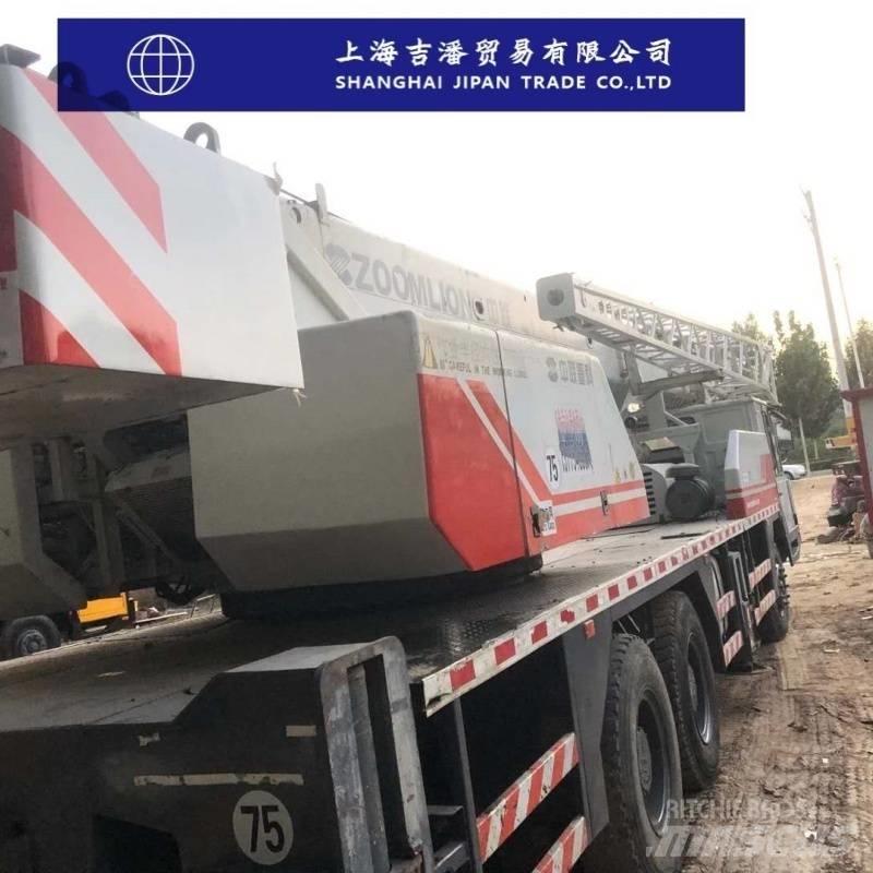 Zoomlion QY 25 Mobile and all terrain cranes