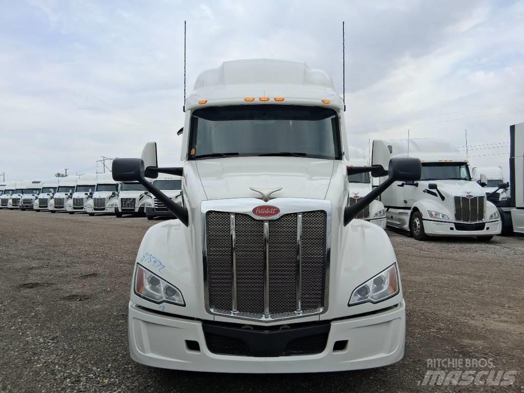 Peterbilt 579 Conventional Trucks / Tractor Trucks