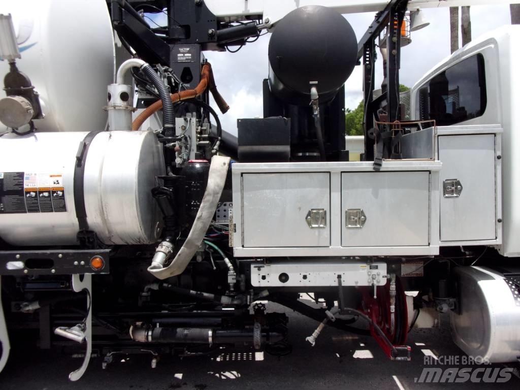 International 7500 Vacuum Trucks