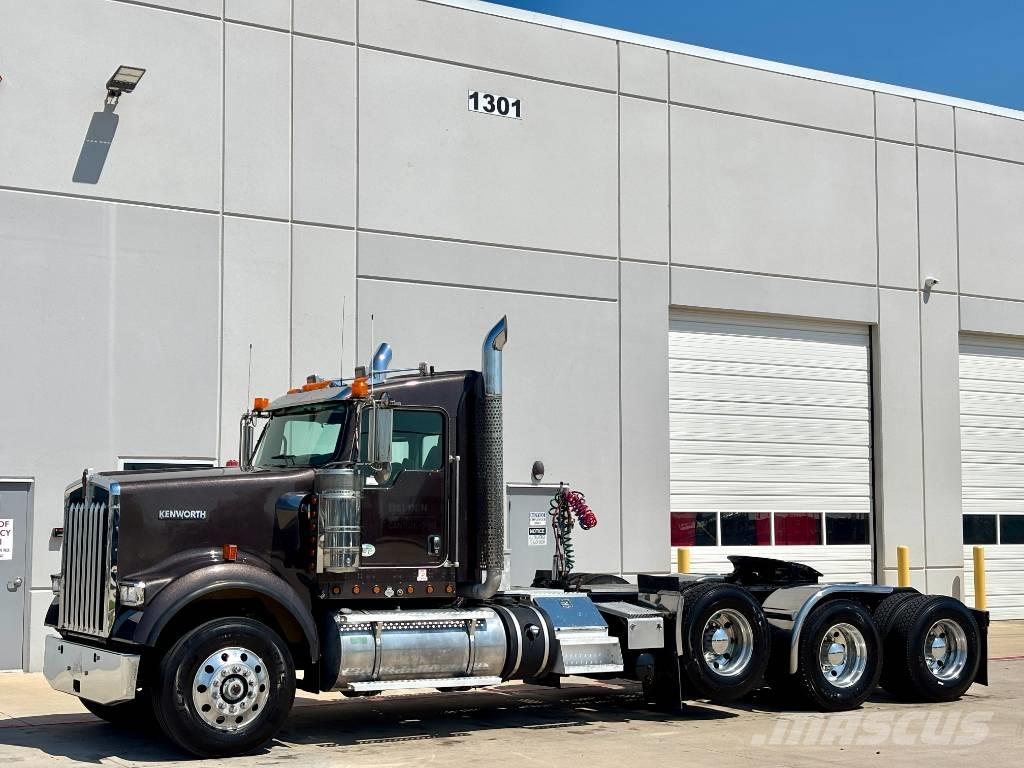 Kenworth W 900 Conventional Trucks / Tractor Trucks
