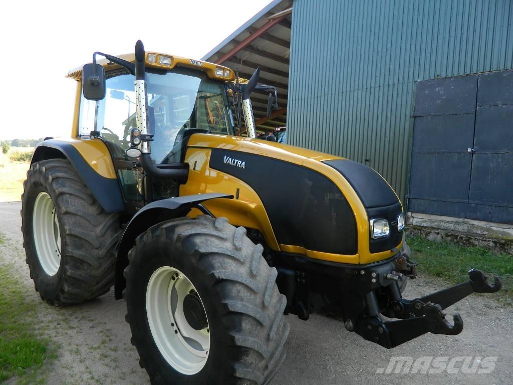 Valtra T 140 Tractors