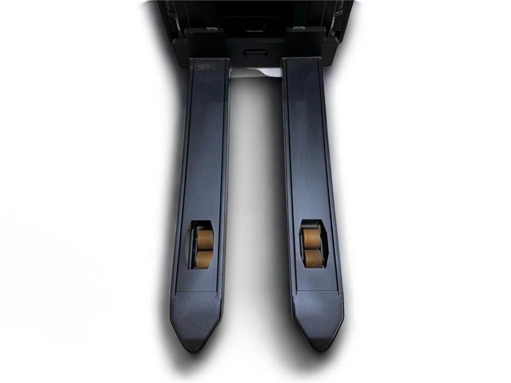  ESA121 2S360 Pedestrian stacker