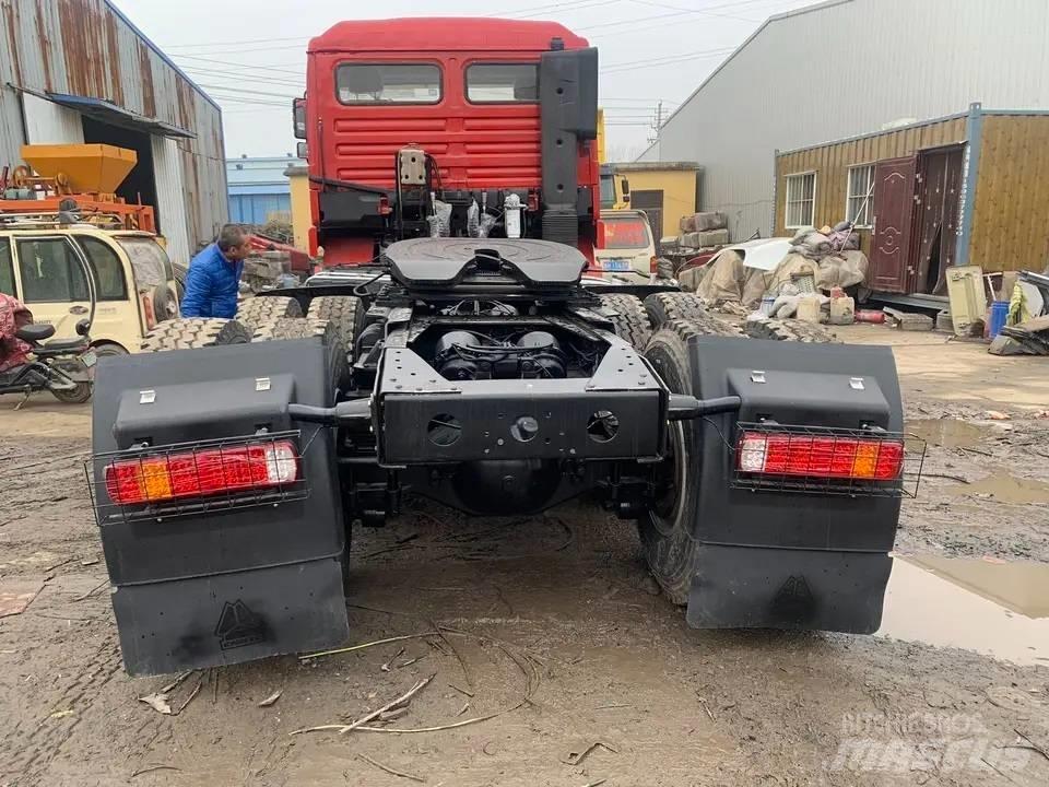 Shacman F3000 6X4 Conventional Trucks / Tractor Trucks
