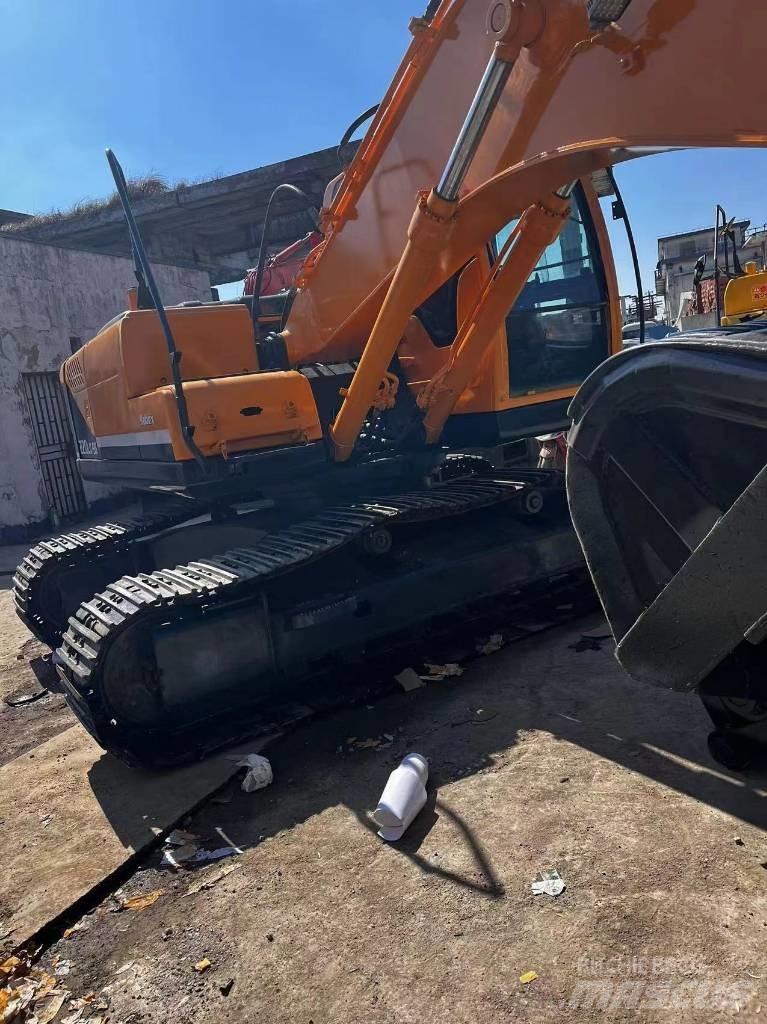 Hyundai 220 LC-9 Crawler Excavators