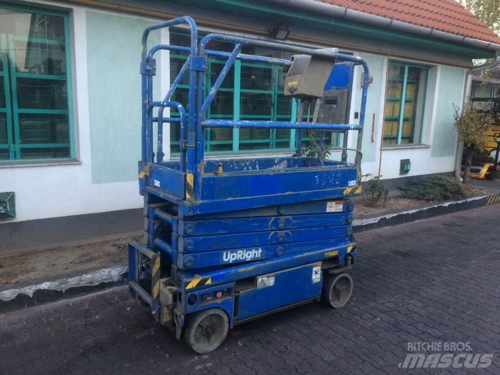 UpRight MX19    V-2783 Vertical mast lifts