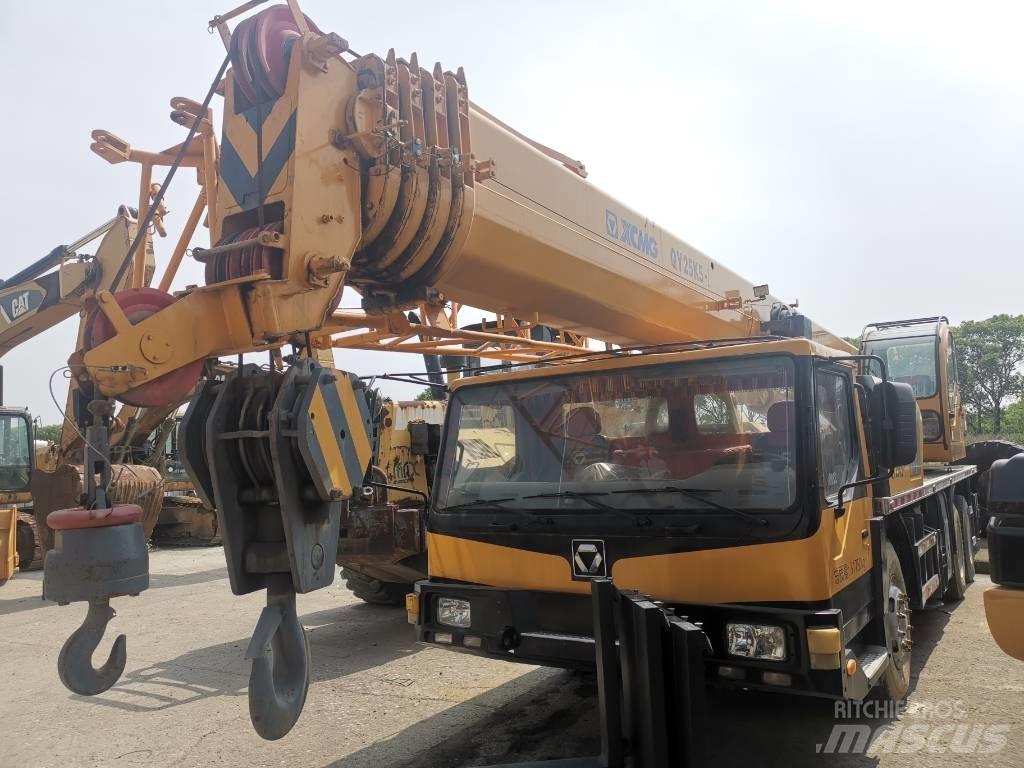 XCMG QY 25KC5-1 Mobile and all terrain cranes