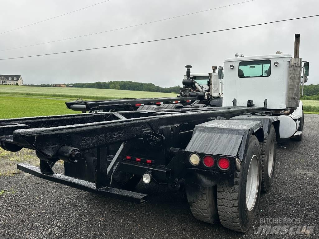 International 9400 Garbage Trucks / Recycling Trucks