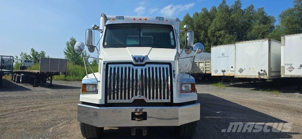 Western Star 4700 SB Conventional Trucks / Tractor Trucks