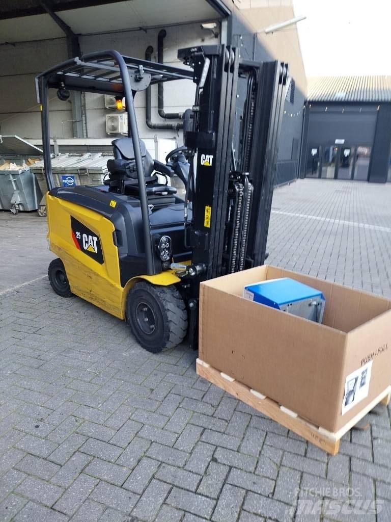 CAT EP25CN Electric Forklifts
