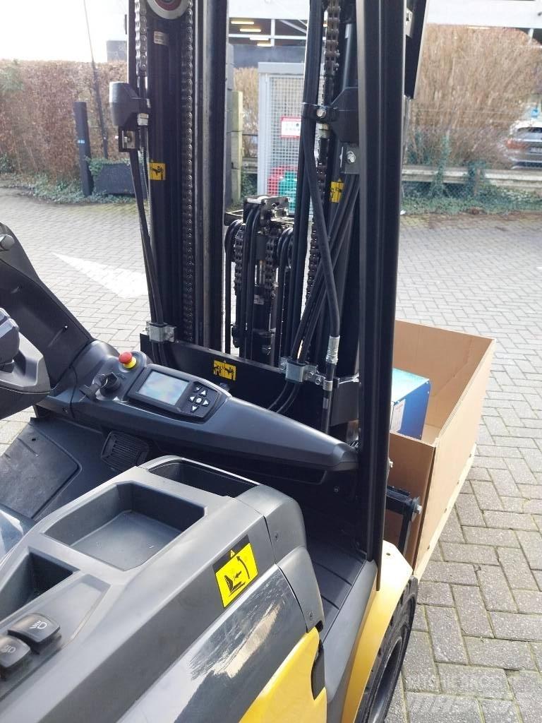 CAT EP25CN Electric Forklifts