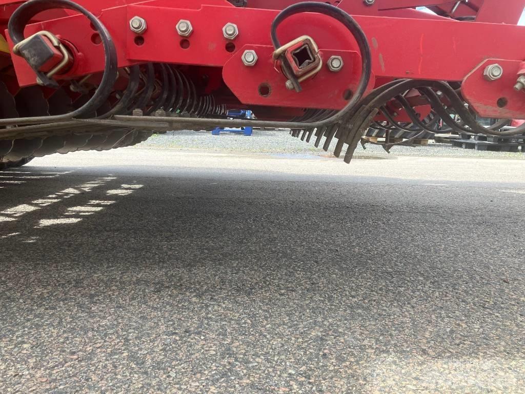 Väderstad RapidA600S Farm Drills