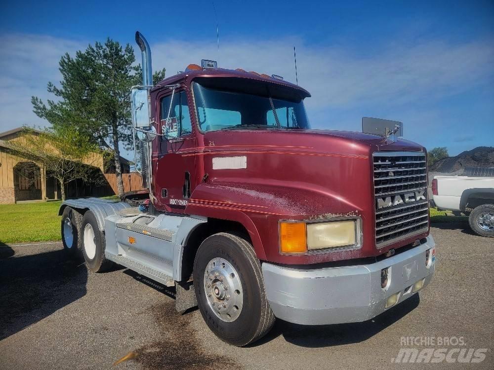 Mack CH613 Conventional Trucks / Tractor Trucks