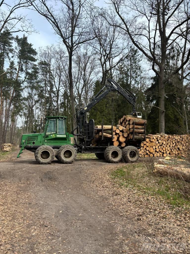 John Deere 1110 D Forwarders
