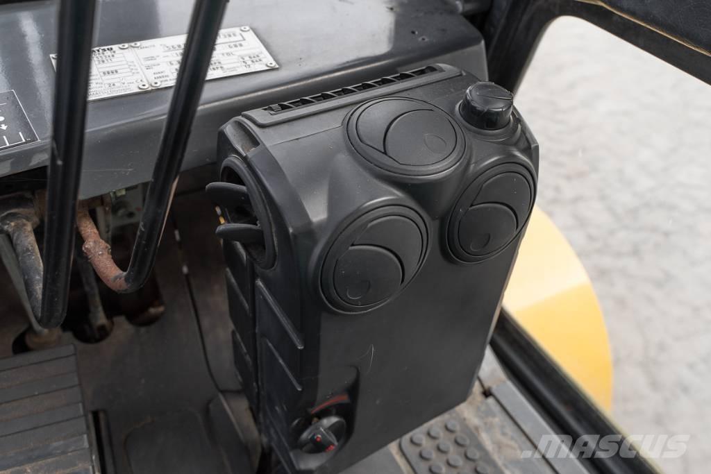 Komatsu FD 80-10 Diesel Forklifts