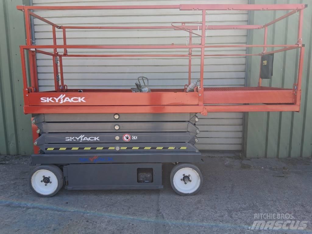 SkyJack SJ III 4626 Scissor Lifts