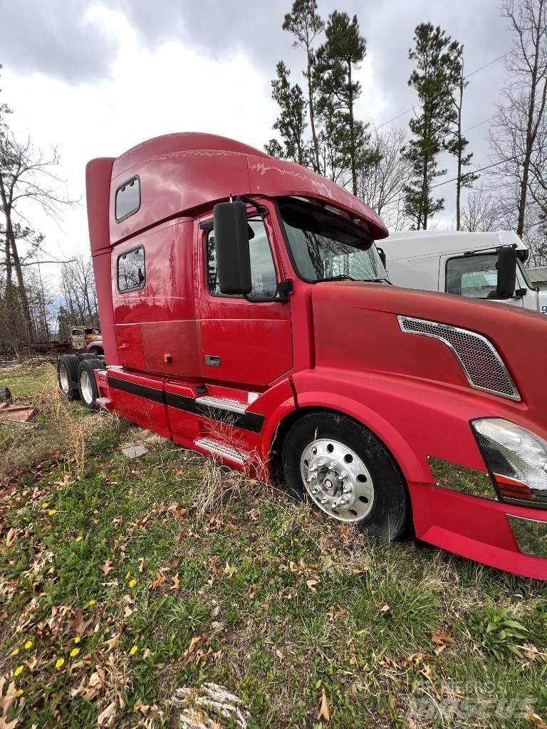 Volvo N416145 Conventional Trucks / Tractor Trucks
