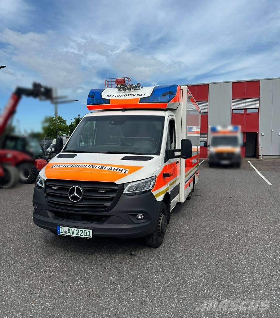 Mercedes-Benz 100 D Ambulances