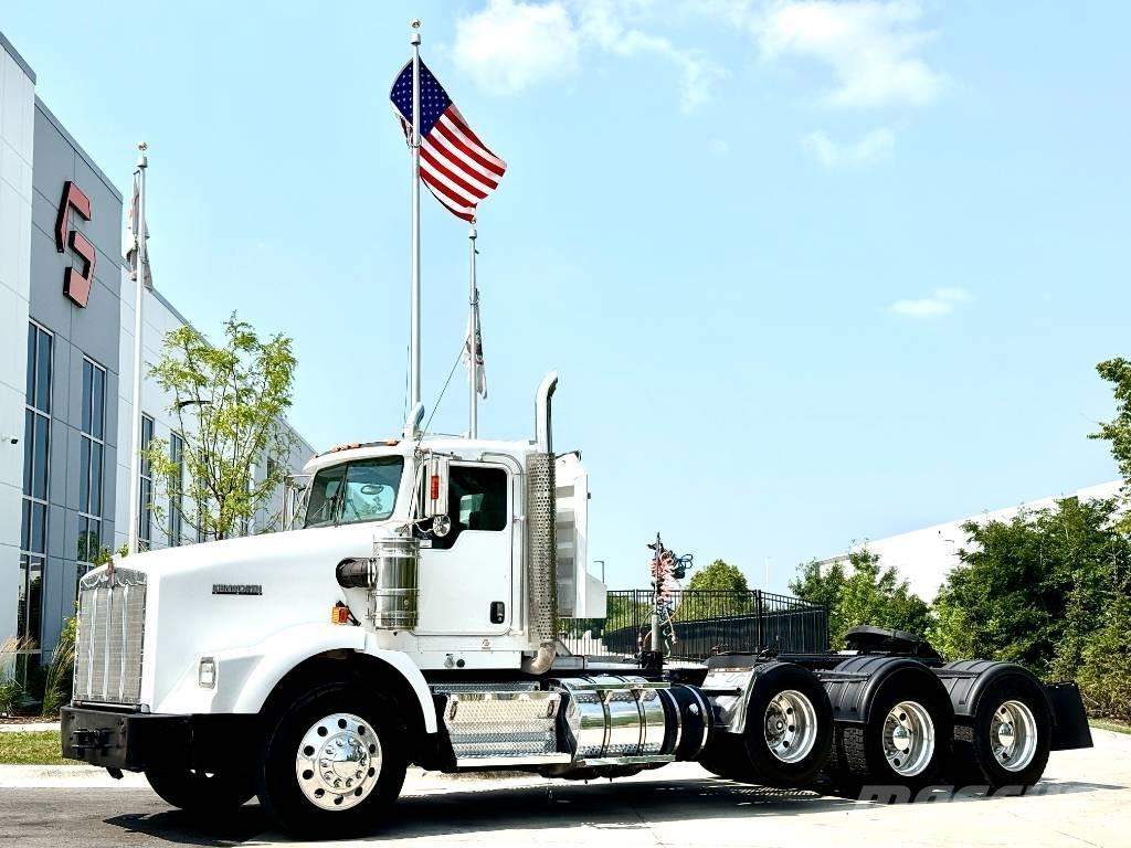 Kenworth T800 Conventional Trucks / Tractor Trucks