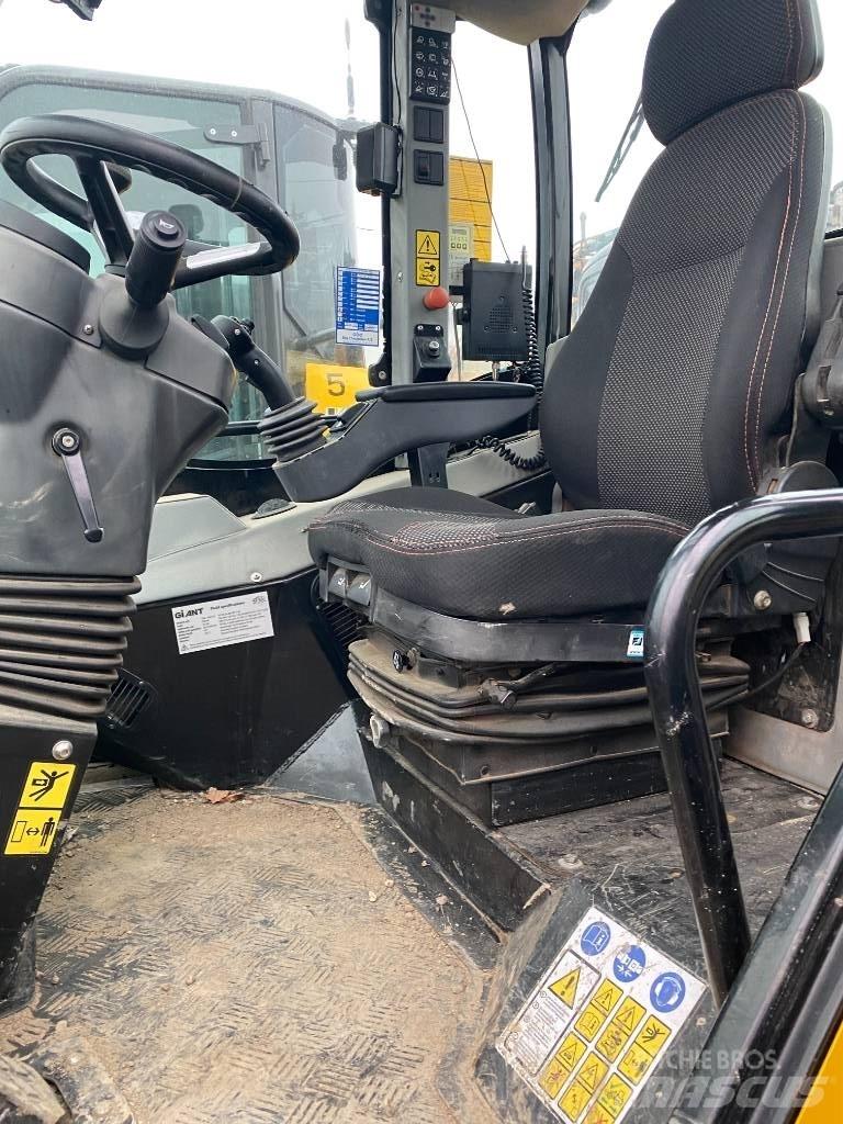 GiANT V 761 T Mini Loader