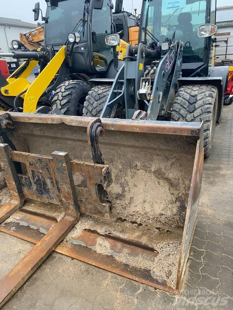 GiANT V 761 T Mini Loader
